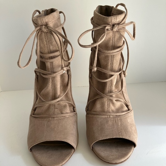 G.I.L.I. Karina Women’s Peep-toe Booties, 8.5 M, Camel, Faux Suede, 4” Heels - Picture 3 of 9